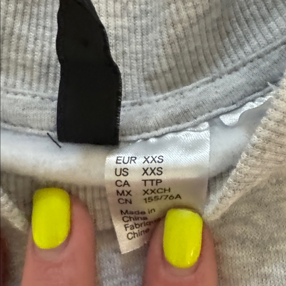 H&M Gray Nirvana Graphic Sweatshirt - Picture 2 of 3
